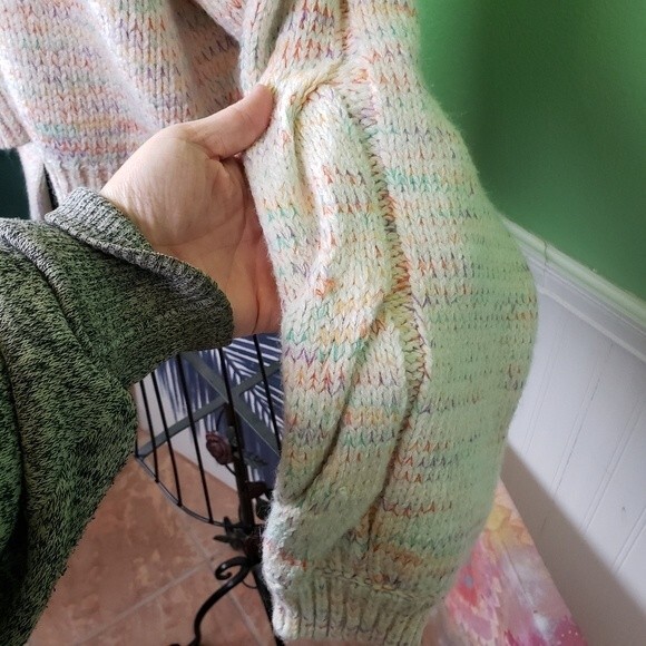 Emory Park Light Pastel Crop Chunky Knit Oversized Sleeves Size Large - Picture 7 of 8